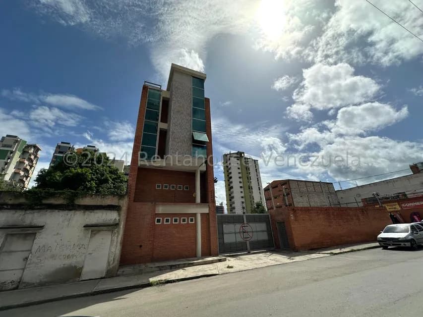 Comercial (Edificio) en Venta en Zona Centro, Aragua