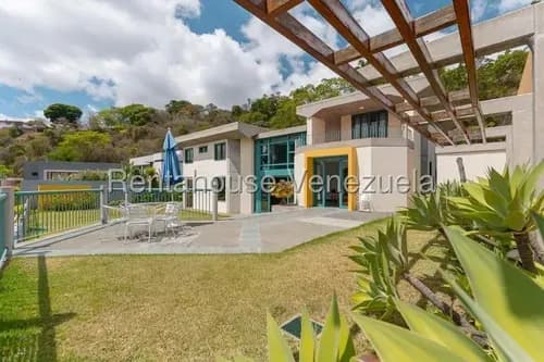 Merw Casa En Venta En Lomas Del Mirador Yf 26-17937