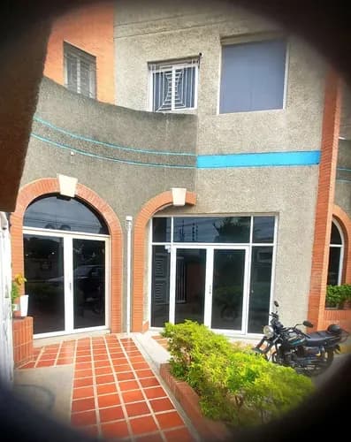 Se Alquila Local Ubicado En La Avenida Principal De Lecheria