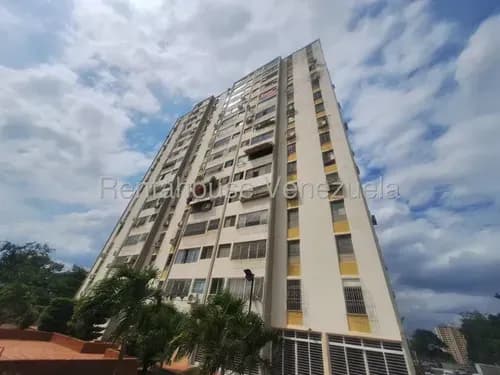Iris Marín Vende Hermoso Apartamento Ubicado Al Este De Barquisimeto Frente Al C.c.las Trinitarias