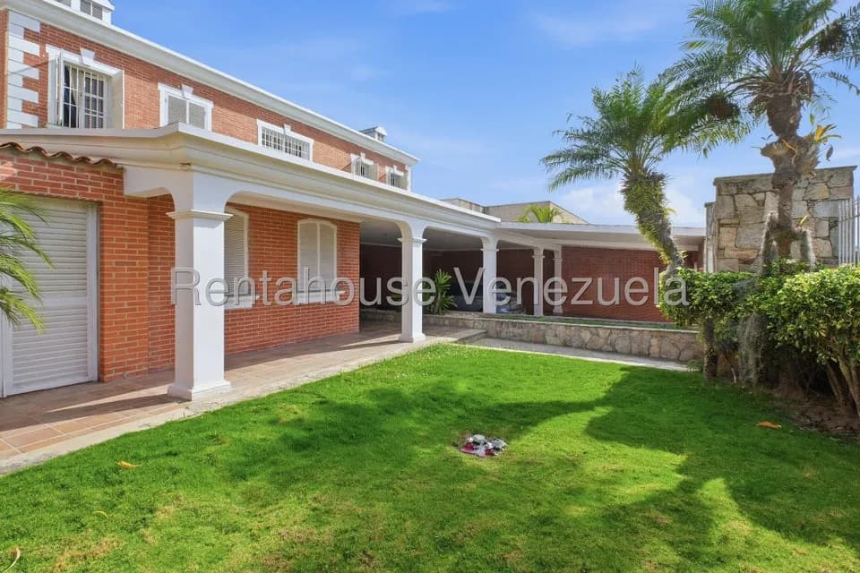Casa (Duplex) en Venta en Los Naranjos del Cafetal, Distrito Metropolitano