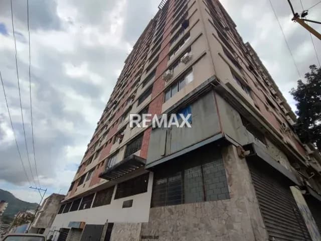 Apartamento tipo estudio en venta en la cedeño
