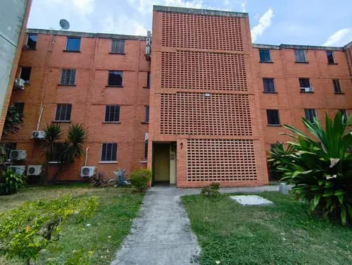 Alquila Apto En Res Tulipán San Diego Piso 4 56mts 2 Habitaciones Con Clóset 1 Baño Con Pareduch 1 Puesto De Estacionamiento Cocina Empotrada Campana Sin Nevera 2 Aire Acondicionado:en La Sala Y Un C