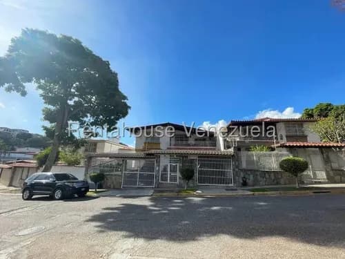 Espaciosa Casa Con Patio En Venta En Macaracuay/ Fb26-20430