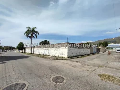 Lote De Terreno En Las Delicias Sector Barrio Sucre Excelente Ubicacion Entorno Premium Estef 26-1910