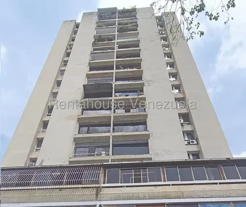 Sq. Apartamento En Venta En La Urbina Amplio, En Zona Estratégica Y Con Excelente Precio D26-19893s