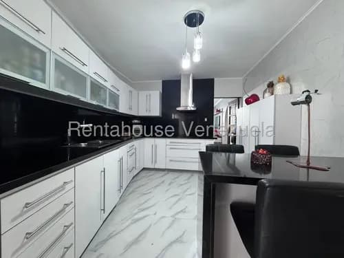 Casa En Venta El Marques 25-21211 - Jca
