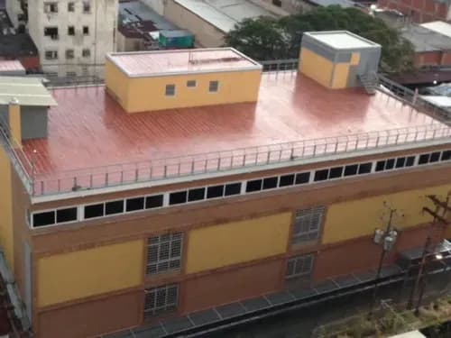 Venta Locales Comerciales A Estrenar. El Cementerio.