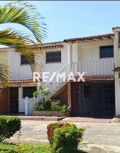 Casa en Venta Vía San Diego Barcelona Urb.Lomas de San José con vistas las montañas