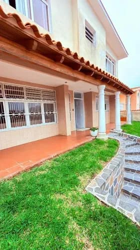 Casa En Urb Los Castores 404m 5h 5b 3p Tanque 12 Mil