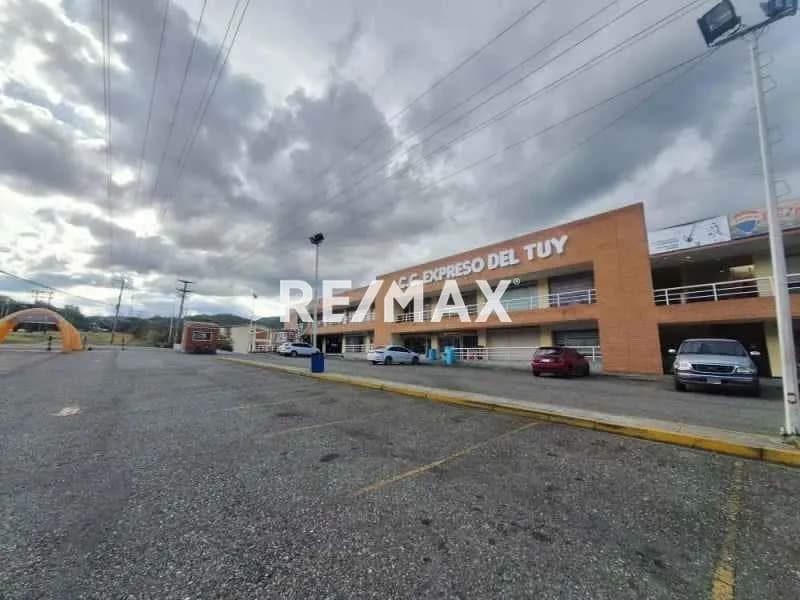 ALQUILER DE OFICINA EN CHARALLAVE CENTRO COMERCIAL EXPRESO DEL TUY
