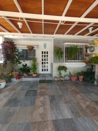 Casa De 2 Niveles En Lomas De La Hacienda