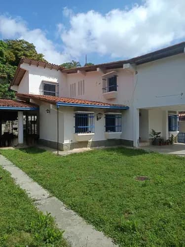 Casa Remodelada En Caurimare, Urbanización Cerrada Con Vigilancia.