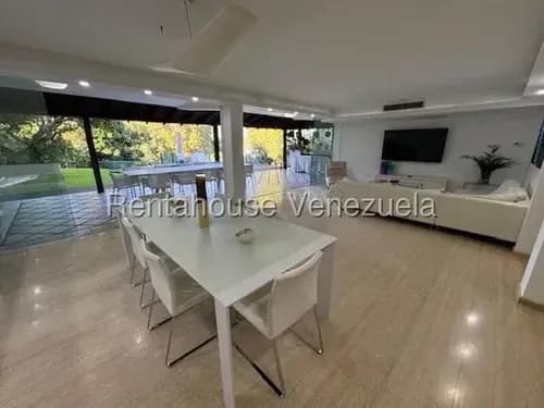 Tn Mls #26-10800 Remodelada Y Exclusiva Propiedad