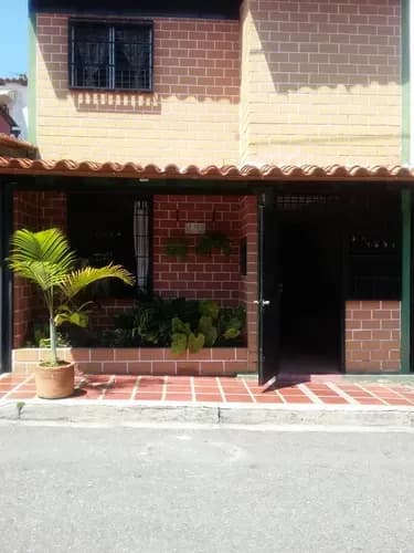 Casa En Venta, Urbanización San Francisco, Cerca Del C.c. Llano Alto