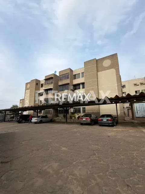 Apartamento en venta, Edificio Nazareno sector Amparo