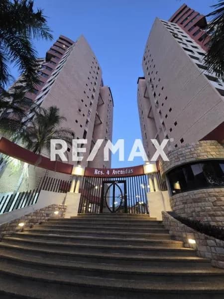 Excelente Apartamento en Alquiler, Res 4 Avenidas Urb. Valles de Camoruco