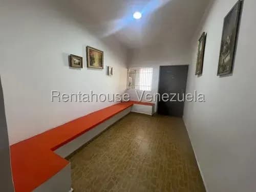 Daniela Linarez Alquila Casa Comercial Para Oficinas O Consultorios Médicos En Excelente Ubicación Urb. Nueva Segovia Zona Este Barquisimeto