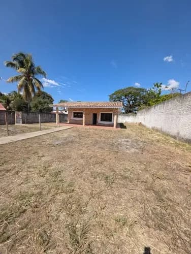 Casa Familiar Ubicada En El Sector La Opera San Diego Carabobo, Julian Acosta 145.
