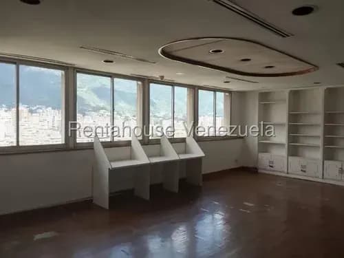 Oficina En Alquiler Plaza Venezuela 26-9042