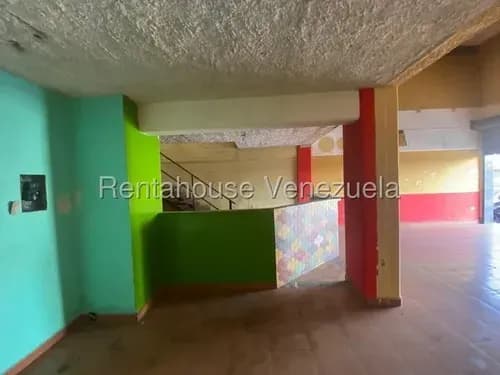 Daniela Linarez Alquila Local Comercial De 100 M2 Con 1 Baño Ubicado En Zona Estratégica Del Centro De Cabudare