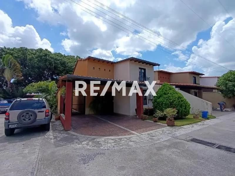 Tu Refugio Seguro y Exclusivo, Campo Nuevo, un Town House que Inspira