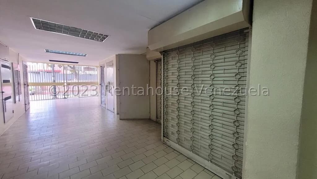 Comercial (Galpon - Deposito) en Venta en Parroquia Santa Teresa, Distrito Metropolitano