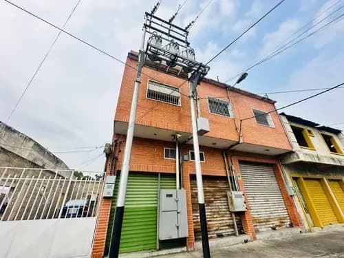 Impecable Local Comercial En Santa Rosa 26-17300 Jcm
