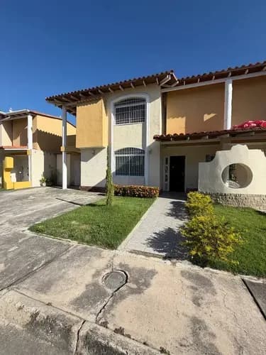 Exclusividad Y Confort En Urb. Villa Geica La Morita .... Townhouse En Alquiler