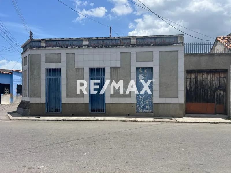 LOCAL EN VENTA CALLE JUNIN