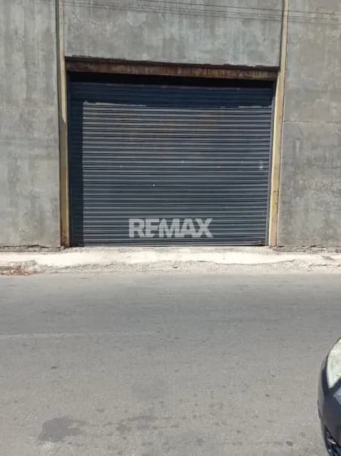 En Alquiler Galpon Comercial Calle Sucre del Centro de Punto Fijo