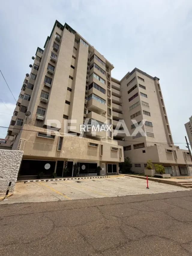 Apartamento en Alquiler, Resd. Santa Marta
