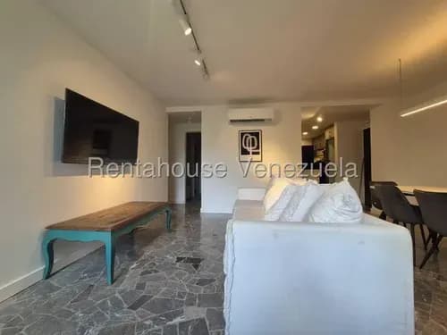 Apartamento En Alquiler En Los Palos Grandes, Caracas 26-9728 Yf