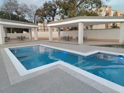 Town House En Obra Blanca Con Bella Piscina En San Diego Res Villa Serena