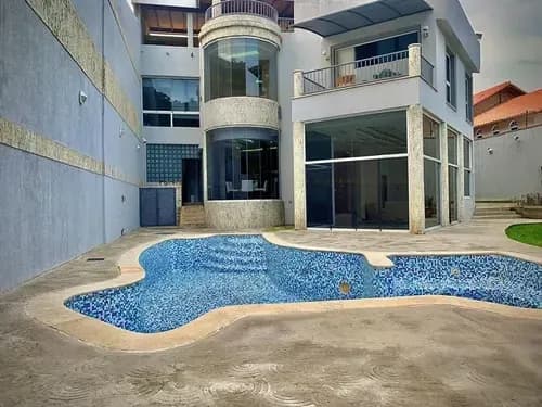 Lujosa Casa De 3 Niveles En Altos De Guataparo. Atc-1137