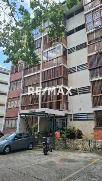 APTO. 96 M2 EN ALQUILER URB. CHUAO