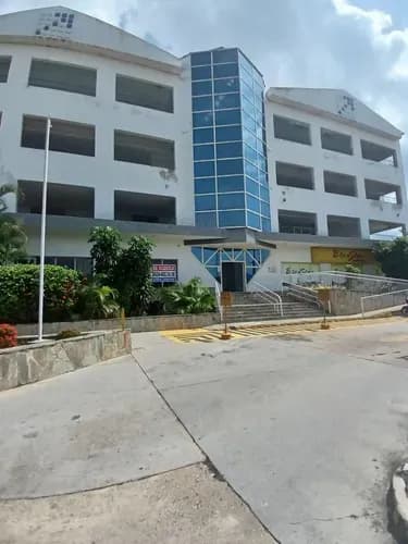 Consultorio En Venta En La Clinica Metropolitano Naguanagua Jc-lp