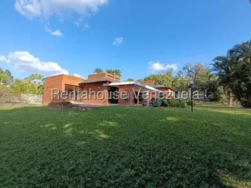 Casa En Venta En Cerro Verde Caracas 2000 Metros Terreno Plano