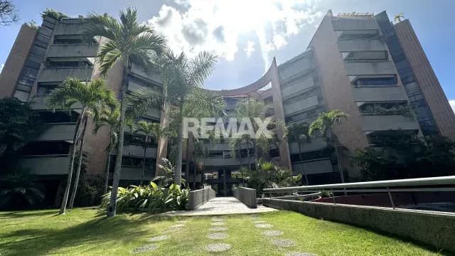 Venta Apt Remodelado Campo Alegre vista al Avila