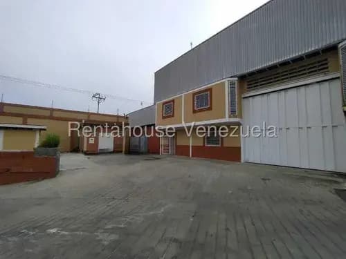 Yessica Blanco Vende Ideal Galpon Estrategicamente Ubicado En Zona Industrial Ii #galponenventa #galponenzonaindustrial #rentahousevende #sevendegalpon