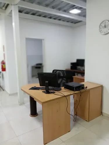 Grey Zuloaga De Inzitu Realtors Alquila Local En Urbanización La Alegría Cerca De La Avenida Bolívar Solo Clientes
