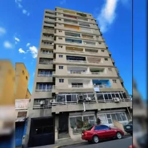 Vende Amplio Apto. 120 Mts2, Sector Centro De Puerto La Cruz, Edo Anzoátegui-venezuela