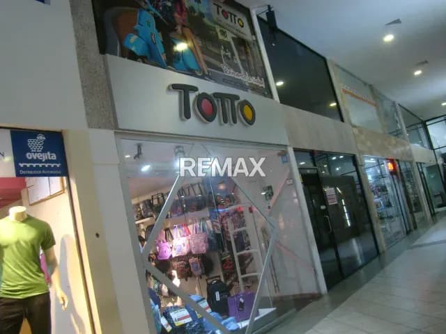 En Venta Local Comercial en C. C. Lago Mall, Maracaibo