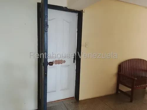 Se Vende Excelente Apartamento Ubicado En La Urbanización Las Palmeras, Naguanagua, Inm 26-21252. Solo Clientes