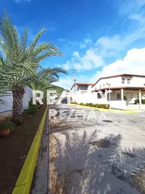 Amplio Tonwhouse Urb. Manantial de Los Robles