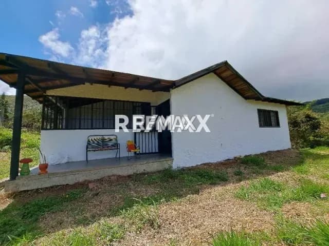 En vventa Casa de campo en Páramo de la Curiacha Borota