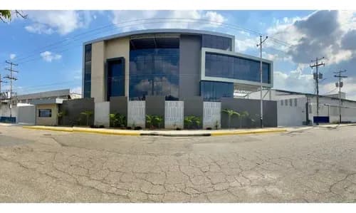 Galpón Con Showroom Y Oficinas A Estrenar En San Diego Tcl G 8407684