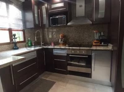 Este Hermoso Townhouse 3 nivel