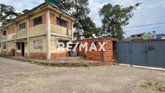 En venta lote de Terreno con grandes instalaciones para Alfarería
