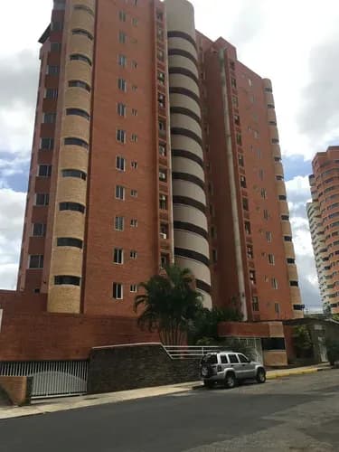 Se Vende Amplio Apartamento Con Excelente Ubicacion El Bosque